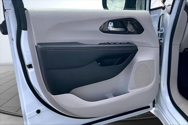 2023 Chrysler Pacifica Hybrid Limited