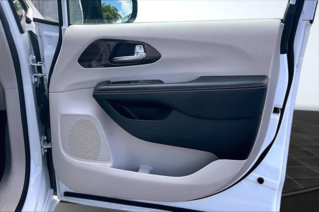 2023 Chrysler Pacifica Hybrid Limited