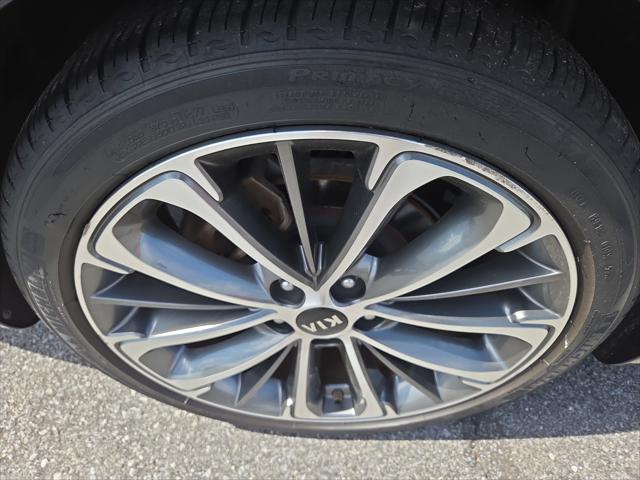 2019 Kia Cadenza Technology