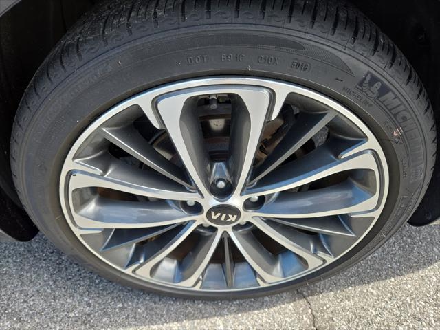 2019 Kia Cadenza Technology