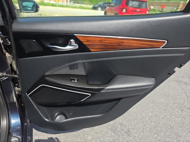 2019 Kia Cadenza Technology