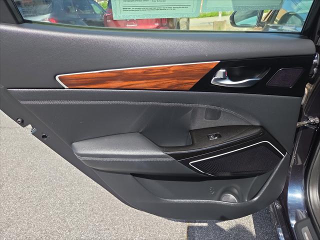 2019 Kia Cadenza Technology