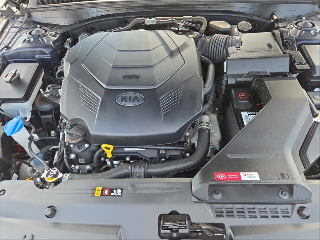 2019 Kia Cadenza Technology