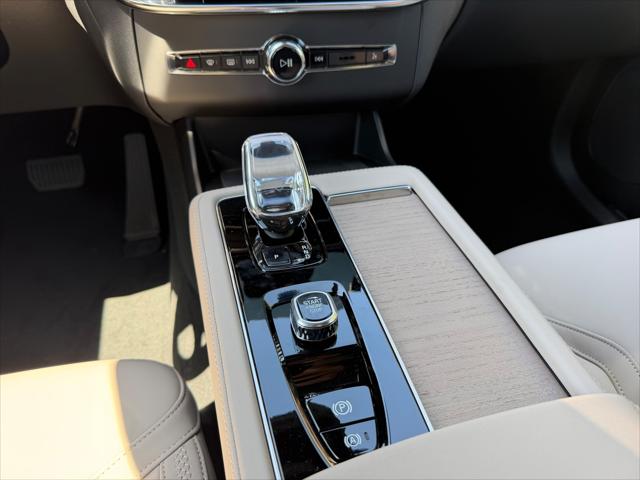 2026 Volvo XC90 Plus, B6 AWD Gas (mild hybrid), Gasoline, Bright, 6 Seats