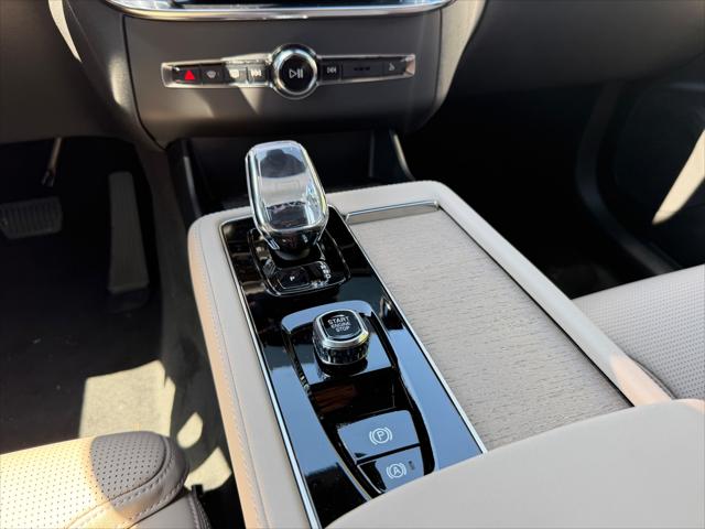 2026 Volvo XC90 Plug-In Hybrid Ultra, T8 AWD, Electric/Gasoline, Bright, 6 Seats