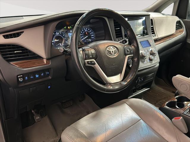2016 Toyota Sienna XLE Premium 8 Passenger