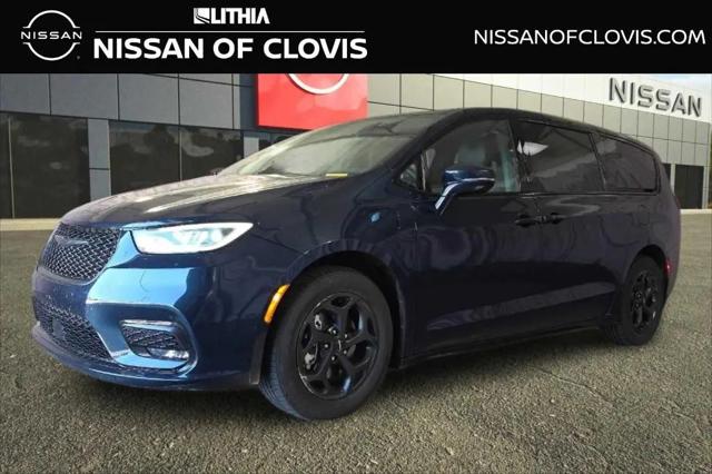 2022 Chrysler Pacifica Hybrid Touring L for sale in Clovis, CA