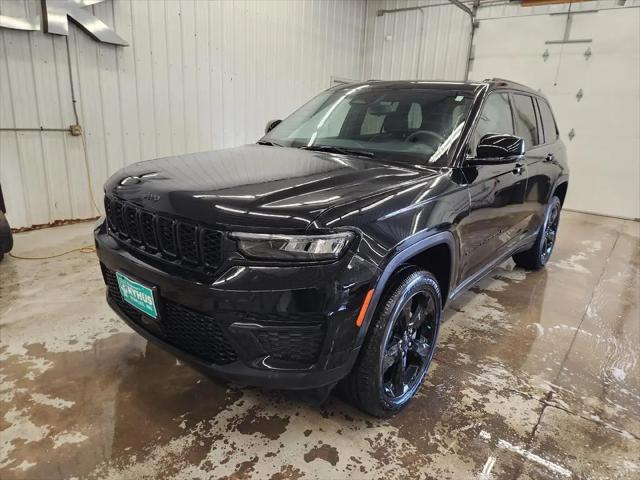 2024 Jeep Grand Cherokee Altitude 4x4 for sale in Staples, MN