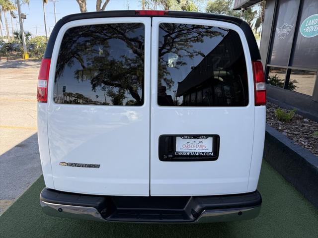 2023 Chevrolet Express Passenger RWD 3500 Extended Wheelbase LT
