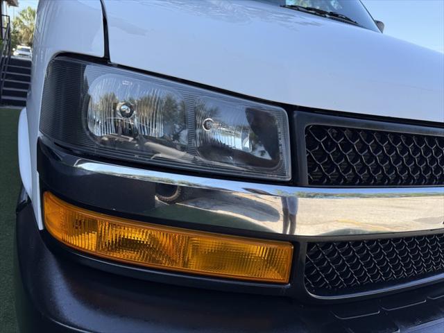 2023 Chevrolet Express Passenger RWD 3500 Extended Wheelbase LT