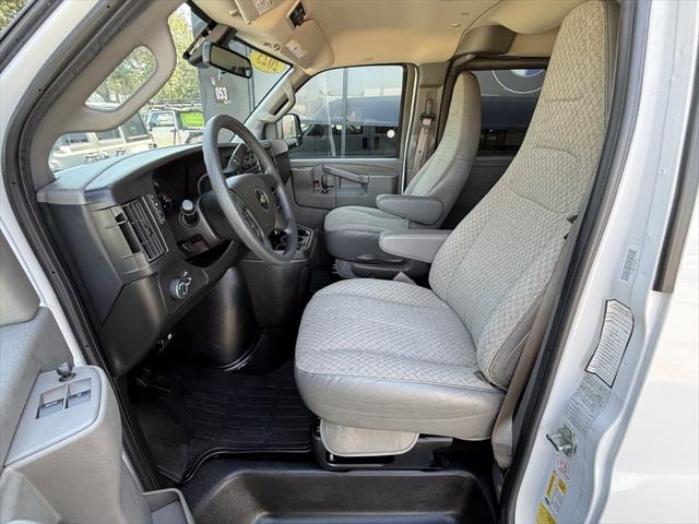 2023 Chevrolet Express Passenger RWD 3500 Extended Wheelbase LT