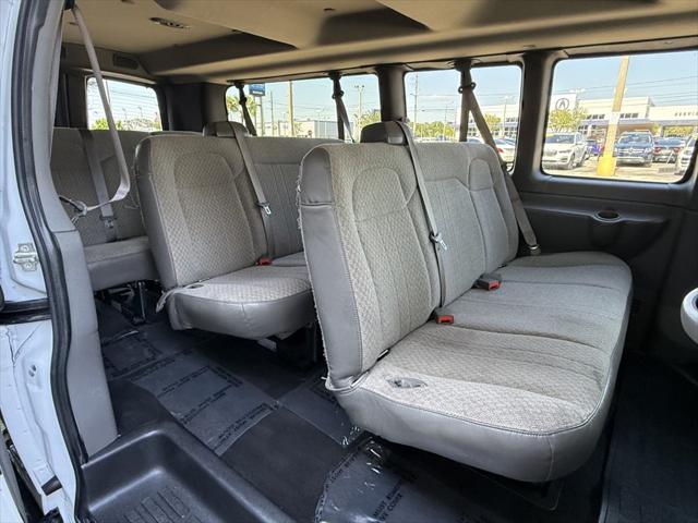 2023 Chevrolet Express Passenger RWD 3500 Extended Wheelbase LT