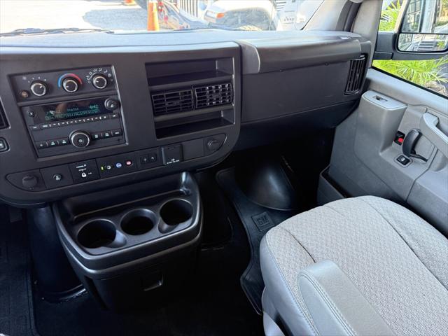2023 Chevrolet Express Passenger RWD 3500 Extended Wheelbase LT