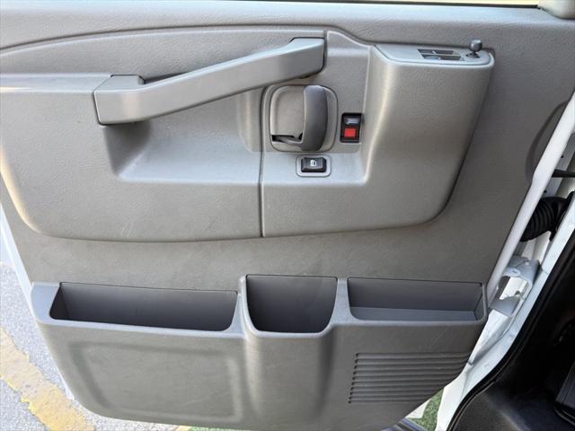 2023 Chevrolet Express Passenger RWD 3500 Extended Wheelbase LT