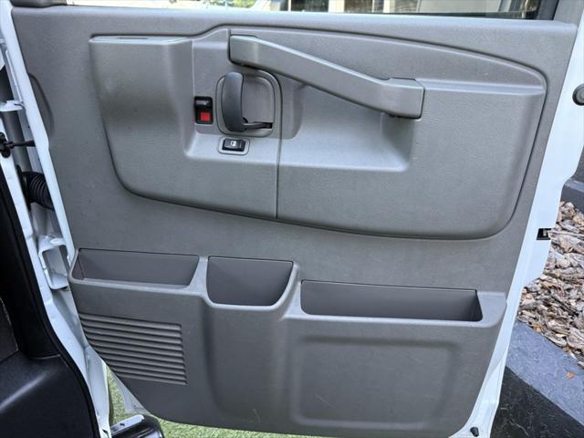 2023 Chevrolet Express Passenger RWD 3500 Extended Wheelbase LT