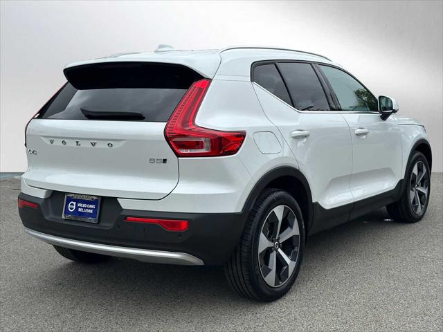 2025 Volvo XC40 B5 Core Bright Theme