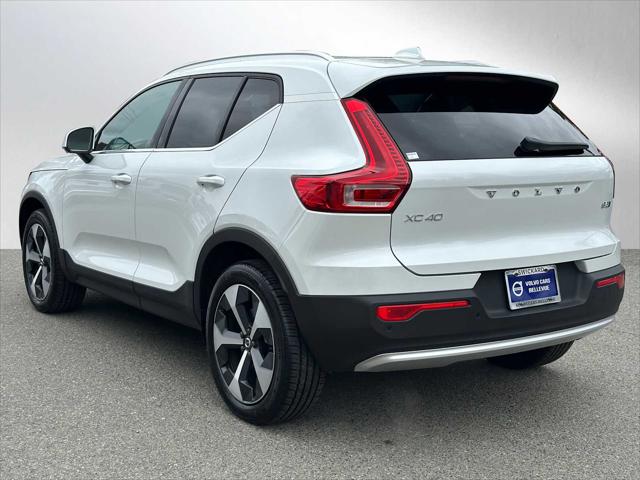 2025 Volvo XC40 B5 Core Bright Theme