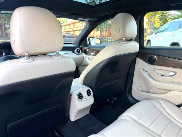 2018 Mercedes-Benz C-CLASS C 300 C 300 4dr Sedan