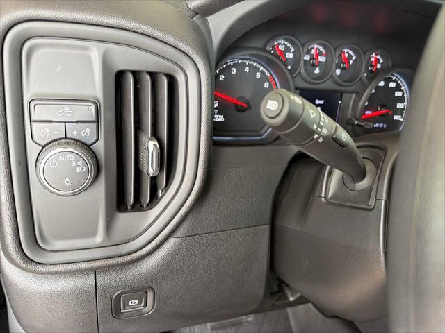 2024 Chevrolet Silverado 1500 2WD Crew Cab Short Bed Custom