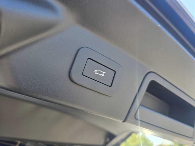 2026 Land Rover Range Rover Velar P250 Dynamic SE
