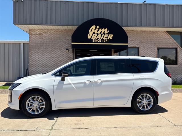 2027 Chrysler Pacifica PACIFICA SELECT