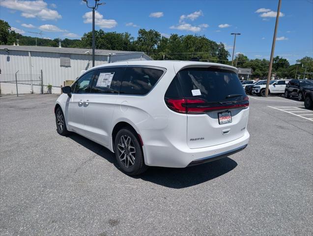 2027 Chrysler Pacifica PACIFICA LIMITED