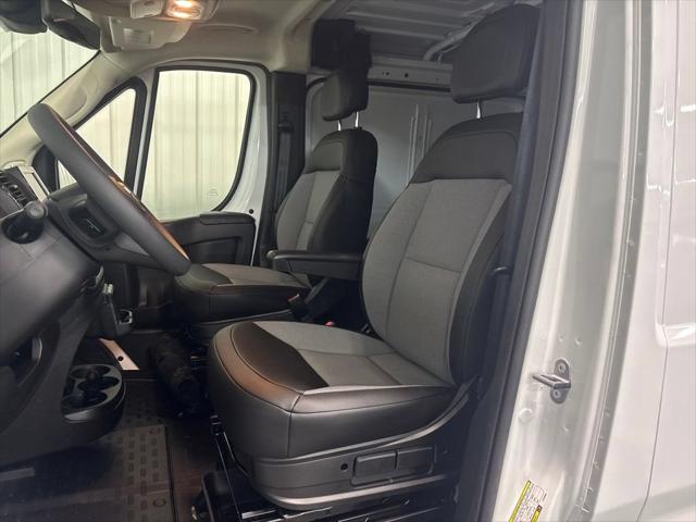 2026 Ram ProMaster Cargo Van Tradesman Low Roof 136 WB w/Pass Seat