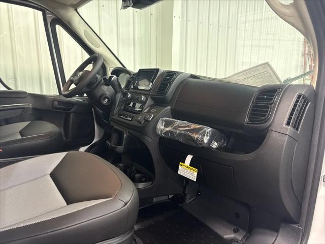 2026 Ram ProMaster Cargo Van Tradesman Low Roof 136 WB w/Pass Seat