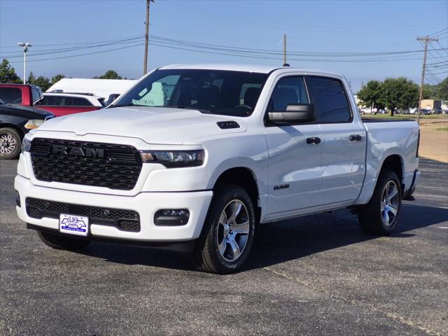2026 RAM Ram 1500 RAM 1500 EXPRESS CREW CAB 4X4 57 BOX