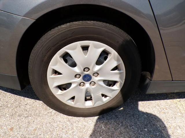 2013 Ford Fusion S