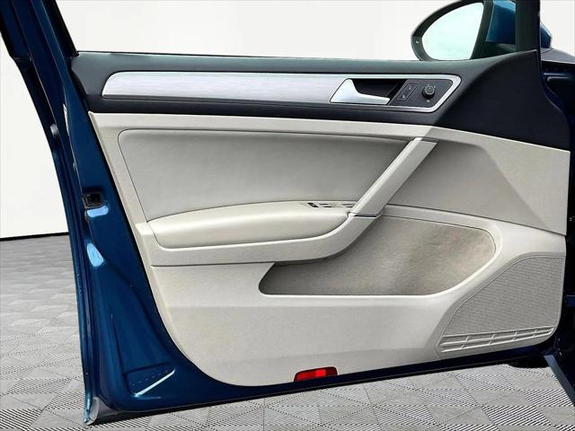 2016 Volkswagen Golf TSI S 4-Door