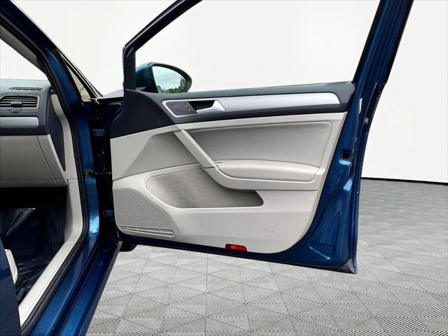 2016 Volkswagen Golf TSI S 4-Door