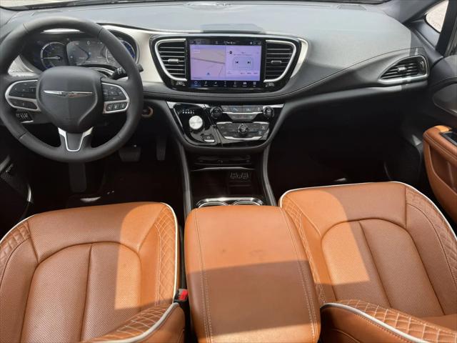 2024 Chrysler Pacifica Hybrid Pinnacle