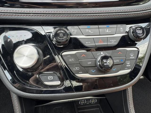 2024 Chrysler Pacifica Hybrid Pinnacle