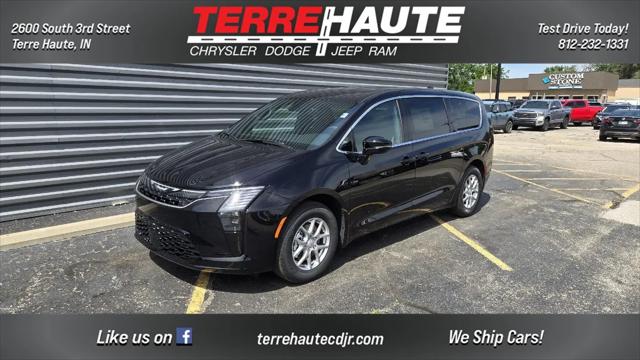 2027 Chrysler Pacifica Select for sale in Terre Haute, IN