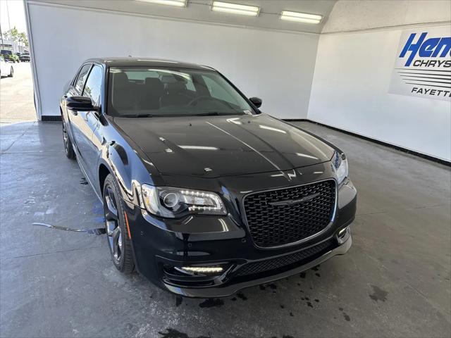 2022 Chrysler 300 Touring L