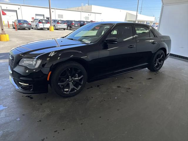 2022 Chrysler 300 Touring L