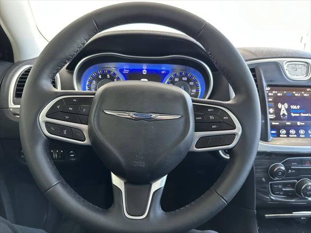 2022 Chrysler 300 Touring L