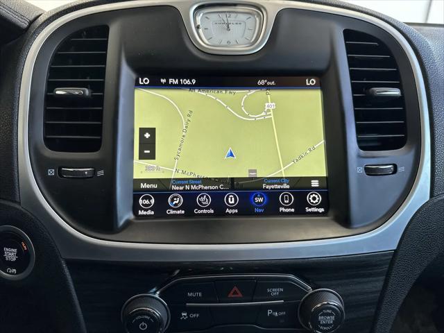 2022 Chrysler 300 Touring L