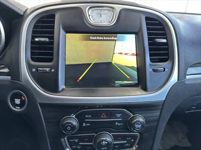 2022 Chrysler 300 Touring L