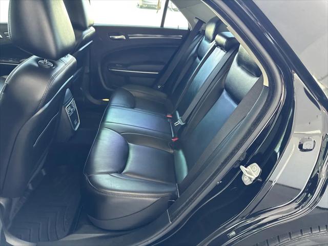2022 Chrysler 300 Touring L