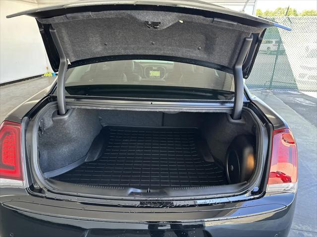2022 Chrysler 300 Touring L