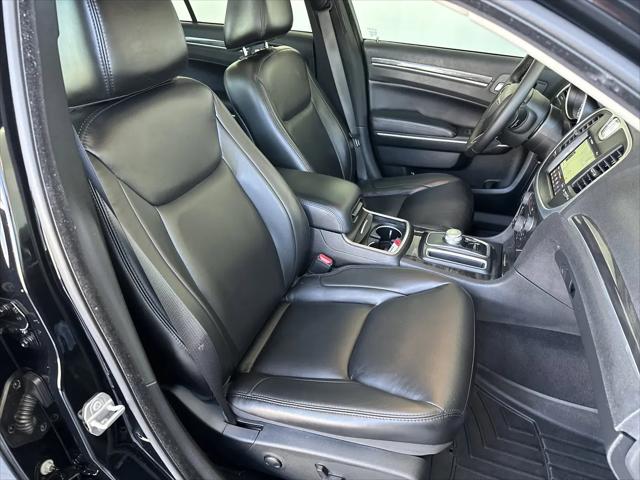 2022 Chrysler 300 Touring L