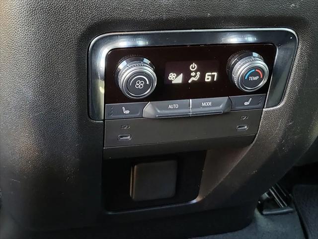 2025 GMC Yukon 4WD Denali