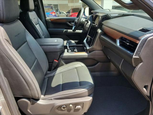 2025 GMC Yukon 4WD Denali