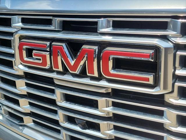 2025 GMC Yukon 4WD Denali