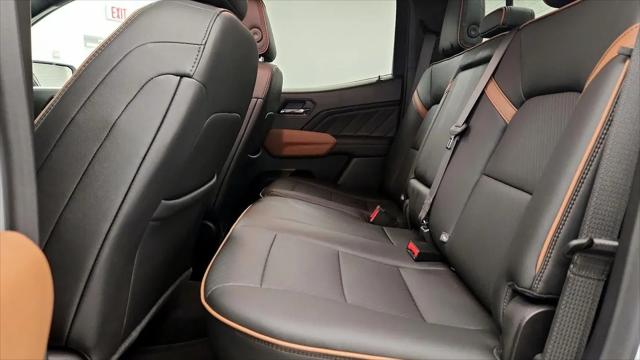 2025 GMC Canyon 4WD AT4