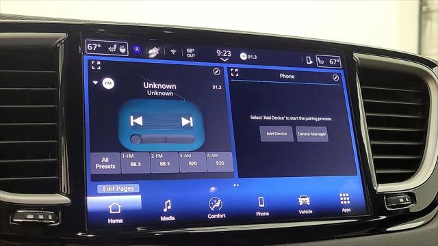 2025 Chrysler Pacifica Select