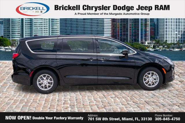 2027 Chrysler Pacifica Select