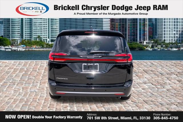 2027 Chrysler Pacifica Select